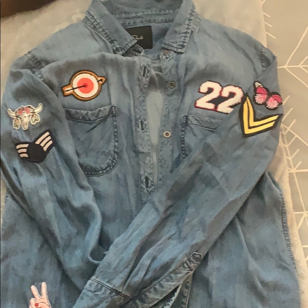 🦜Chambray button down with PATCHES 🦜